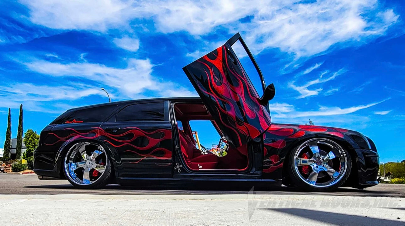 Dodge Magnum (2004-2008) Vertical Doors Kit + At-Home Installation
