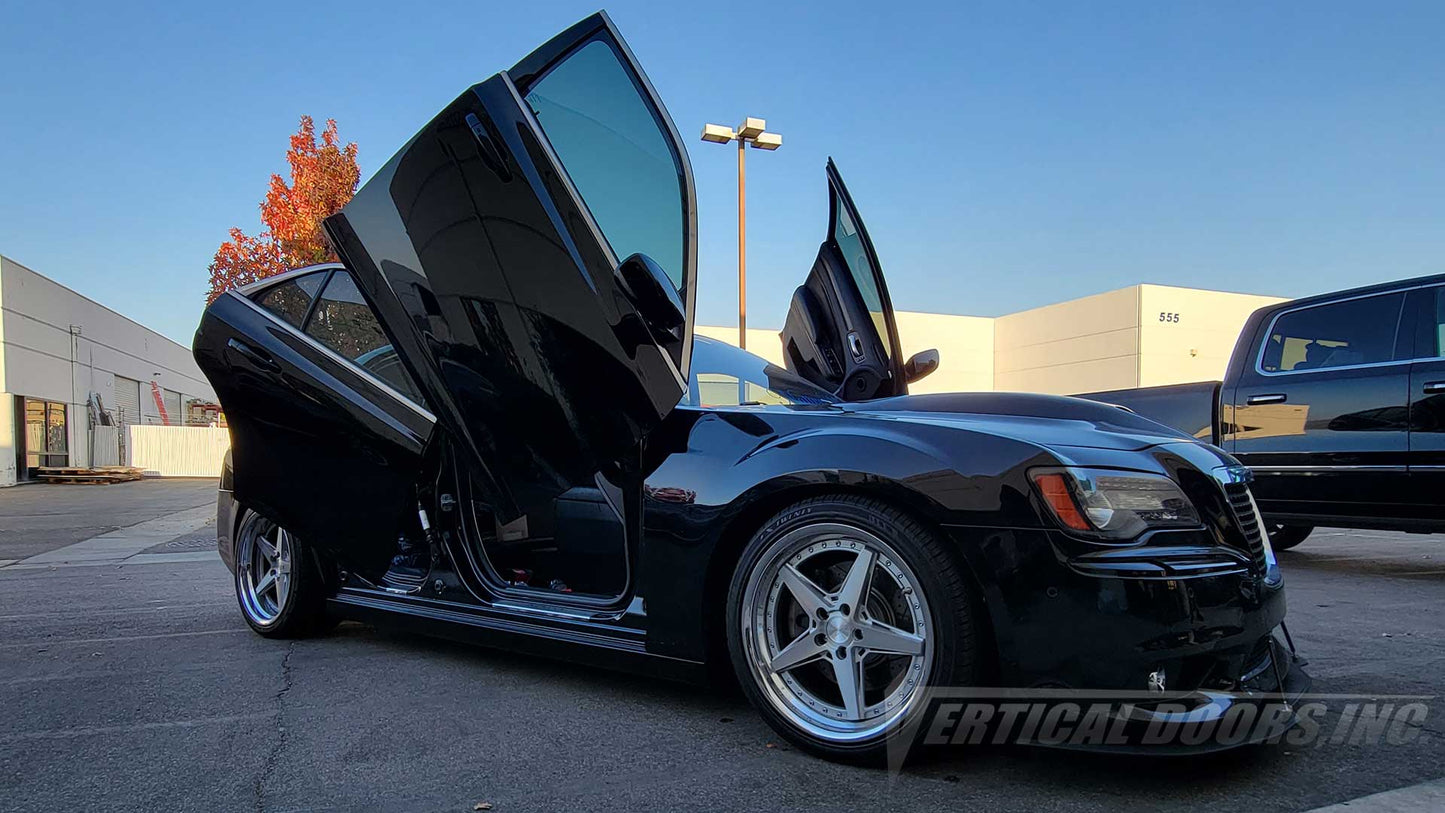 Chrylser 300 (2011-2023) Vertical Door Kit + Installation