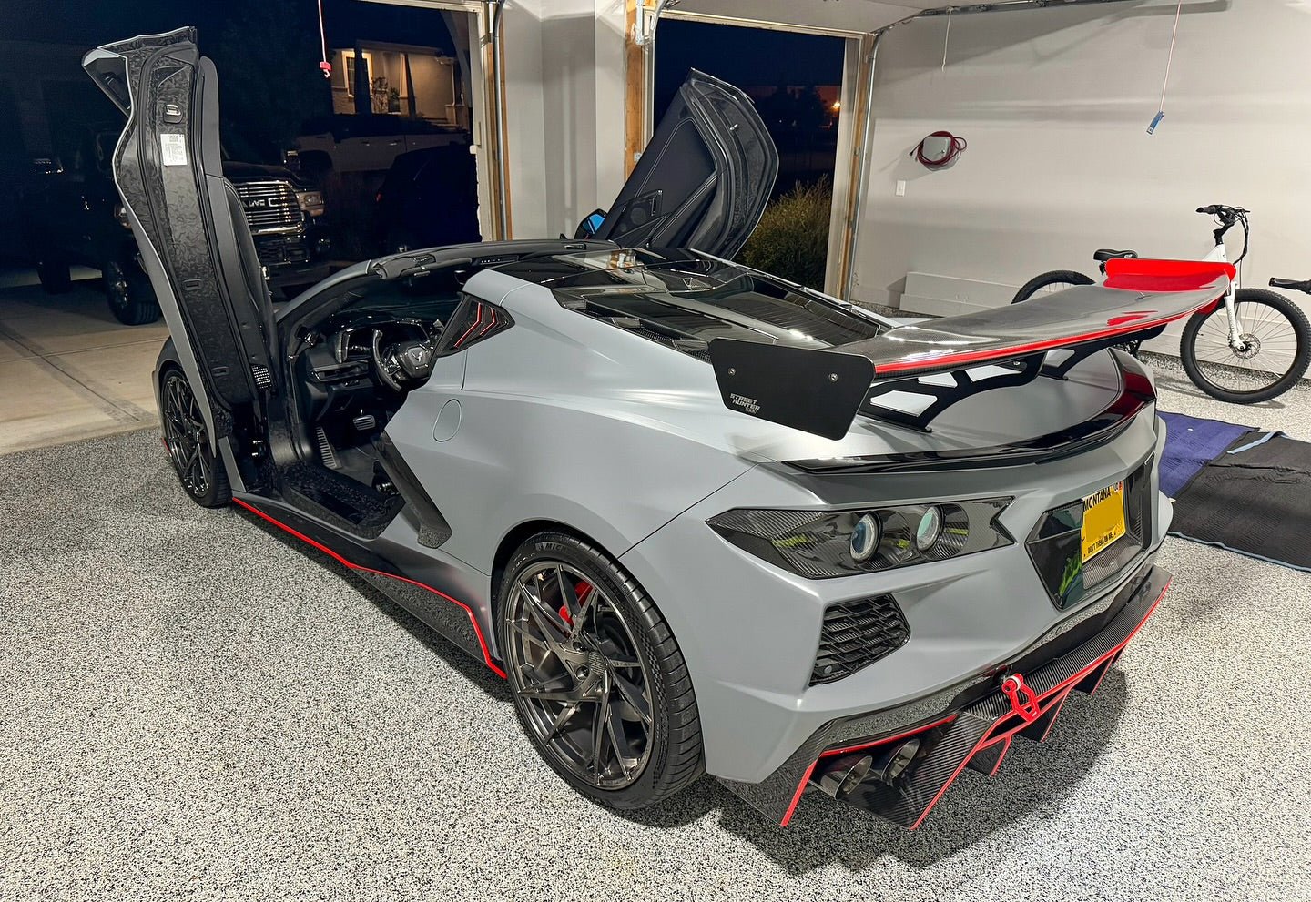 C8 Corvette Z06 and E - Ray Vertical Door Kit + Installation (for 21+ Front Tires) - Bokeyno Motorsports