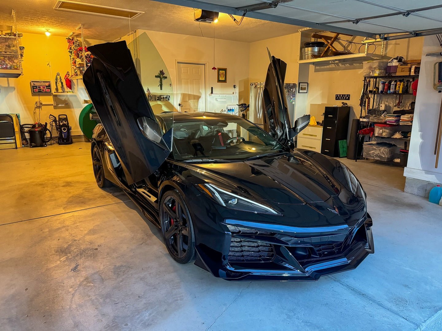 C8 Corvette Z06 and E - Ray Vertical Door Kit + Installation (for 21+ Front Tires) - Bokeyno Motorsports