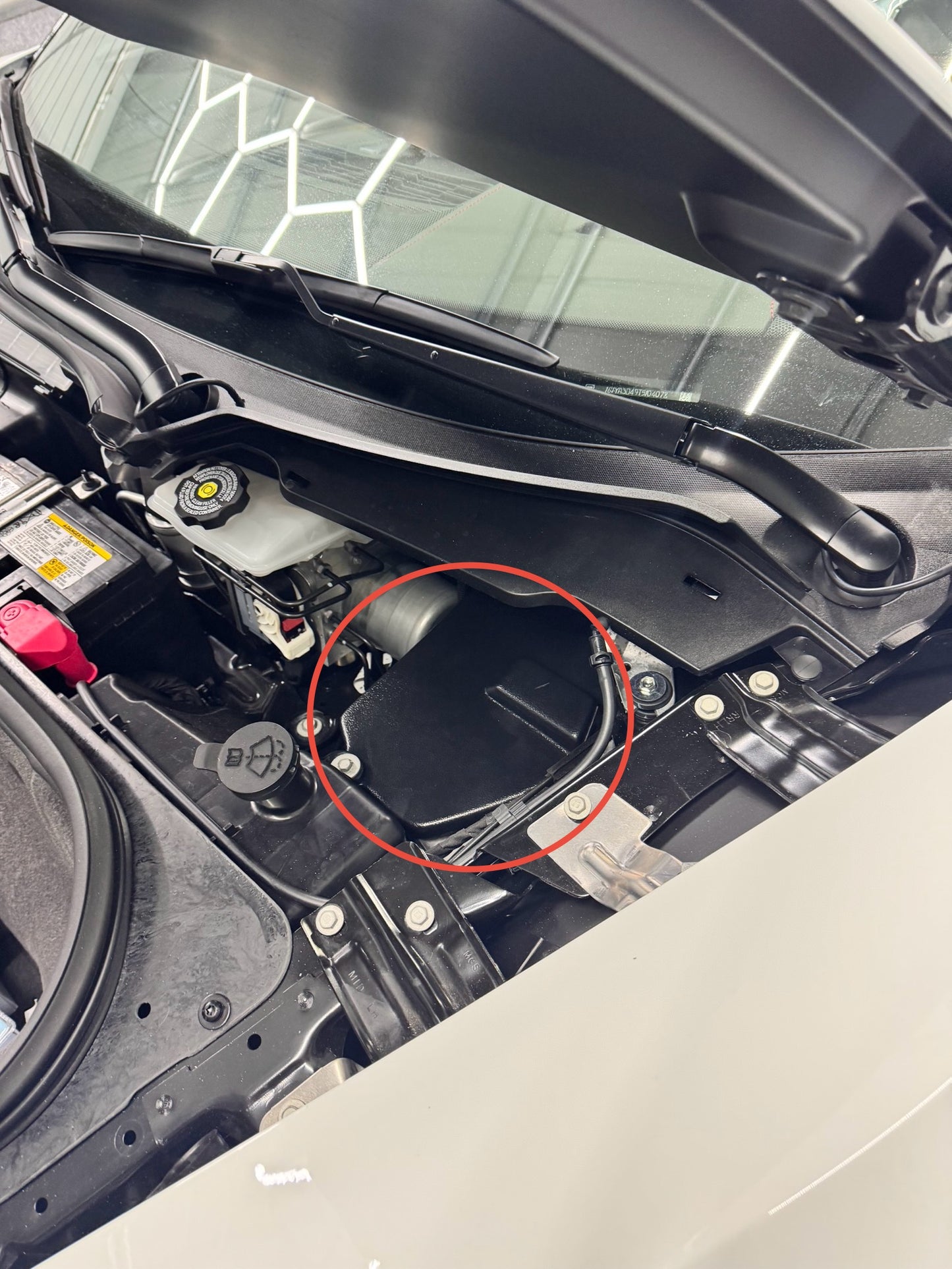 Corvette C8 Stingray Vertical Door Kit + Installation (NOT for Z06/E-Ray/ZR1) (19/20 Front Wheels Only)